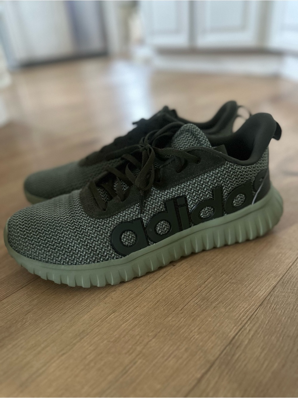 Men’s Adidas 11.5